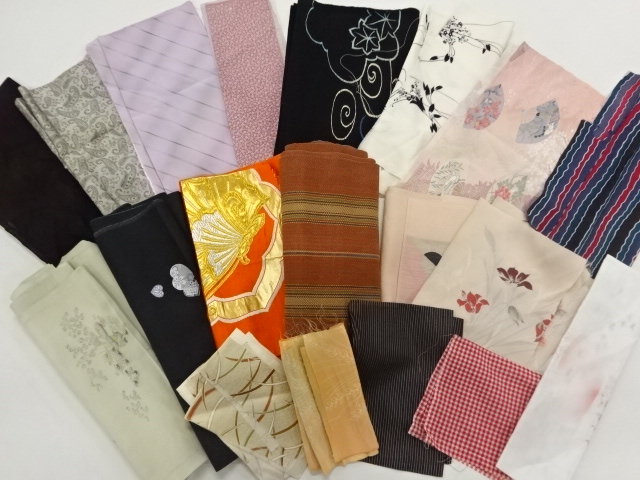 JAPANESE KIMONO / ANTIQUE FABRIC CLOTH / SET OF 19